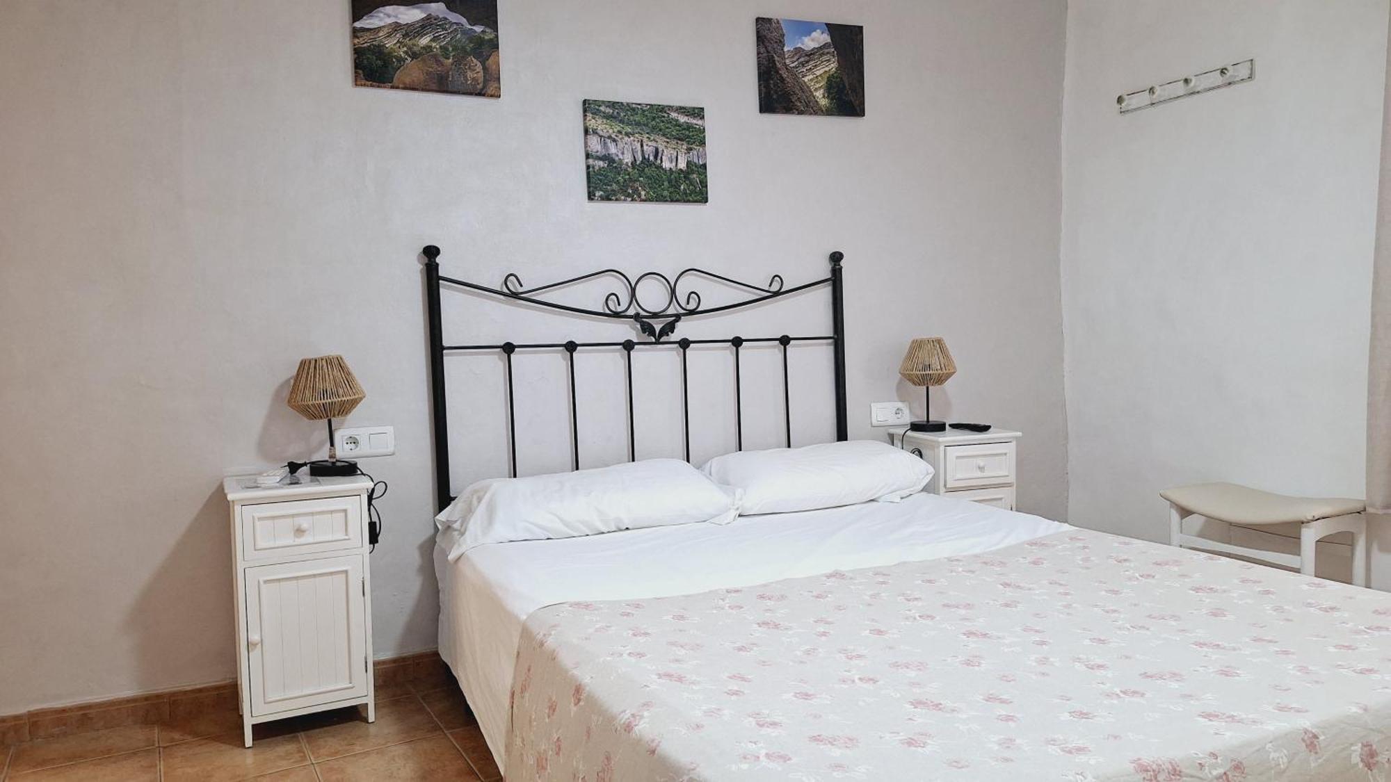 Fonda Toldra Hotel Ulldemolins Ngoại thất bức ảnh